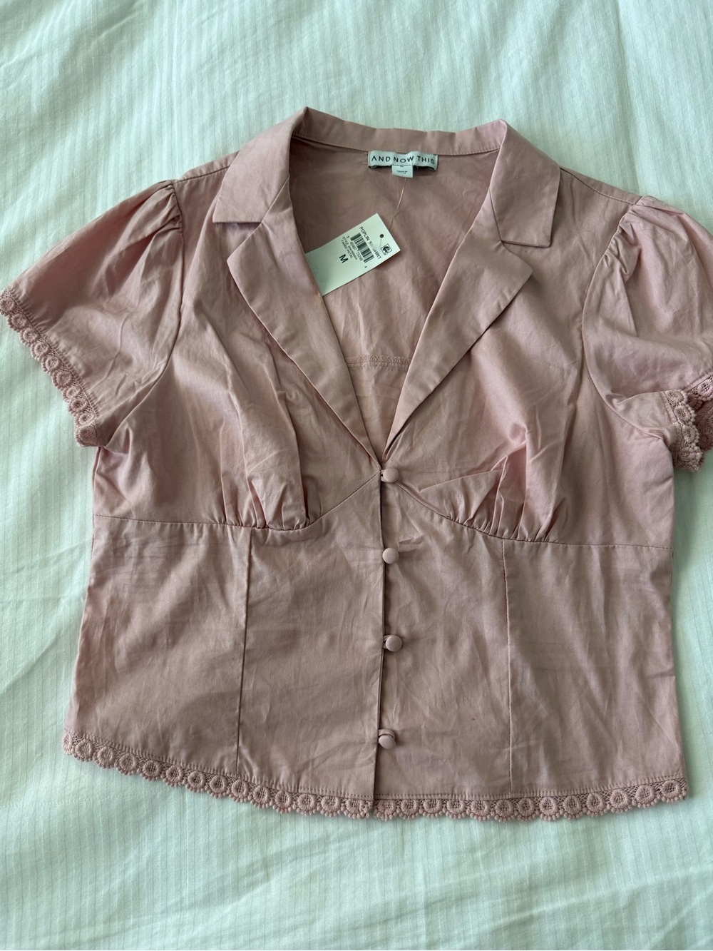 NWT Blush Pink Button-Front Puff Sleeve Top med